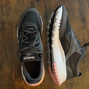 Reebok Classics. Like new!!!